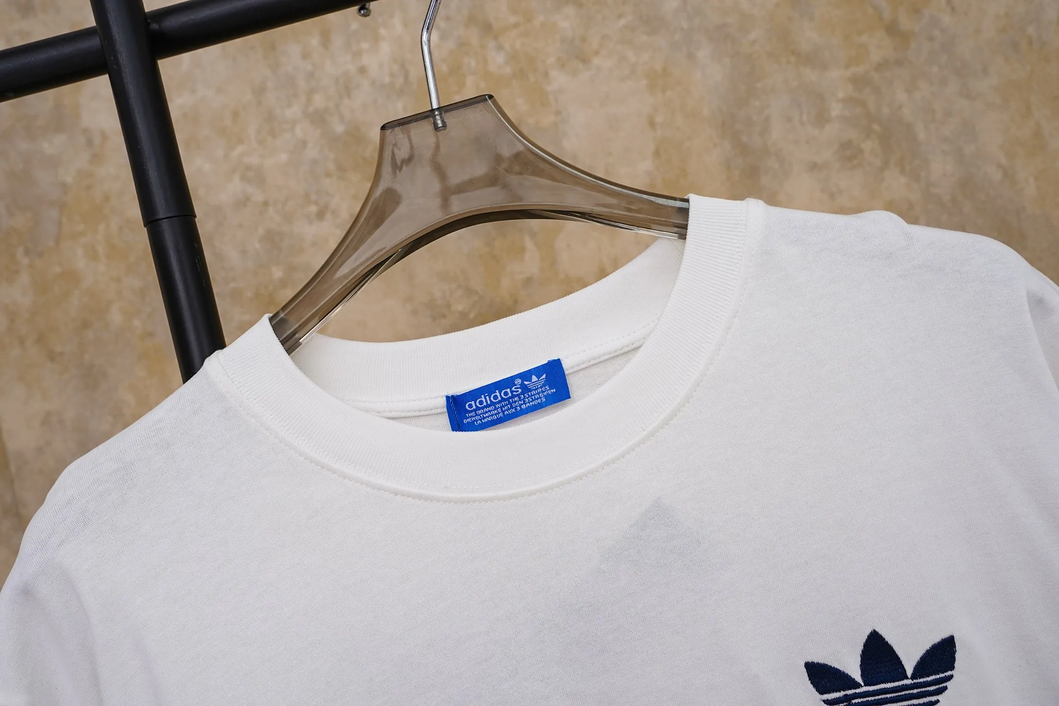 Model number Oversize loose version, can be worn up to 220, fit below loose, original matching accessories 1:1, main mark technology, very Premium Color: White Black Size: S-XL